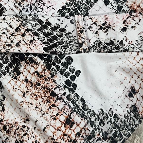 Shein one piece - Picture 4 of 6